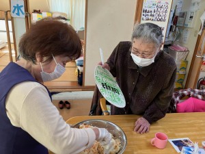 今日のお昼は混ぜ寿司です